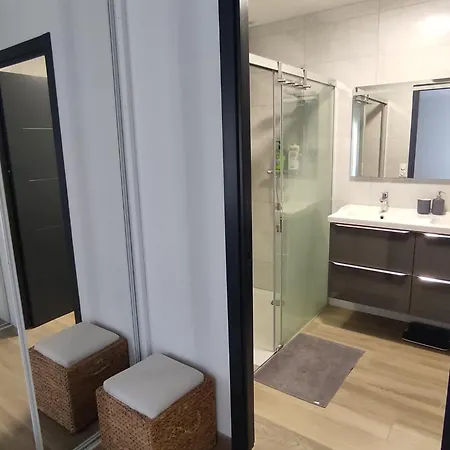 Climatisee Avec Jardin Amenage Et Cuisine D'ete Pour De Superbes Au Soleil ! *